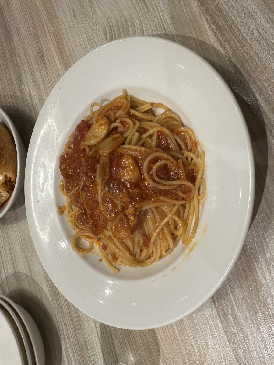 にんにくとトマトのスパゲッティの写真(実際に注文)